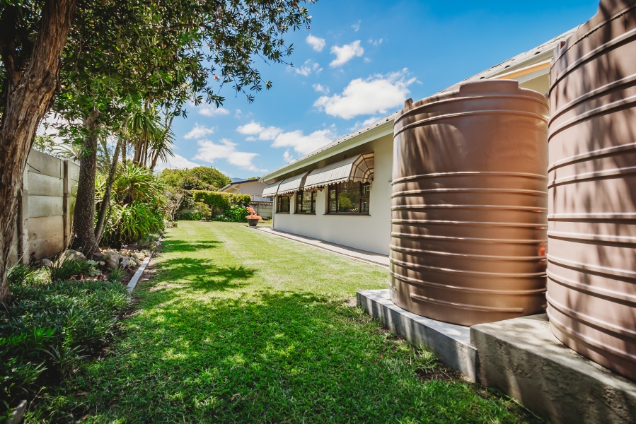 5 Bedroom Property for Sale in Heather Park Western Cape